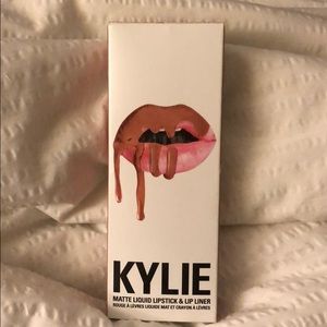 Kylie Jenner Lipkit